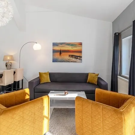 Kietz-oase - Charmante Mit Balkon&müritzblick Im Historischen Speicher Apartment *